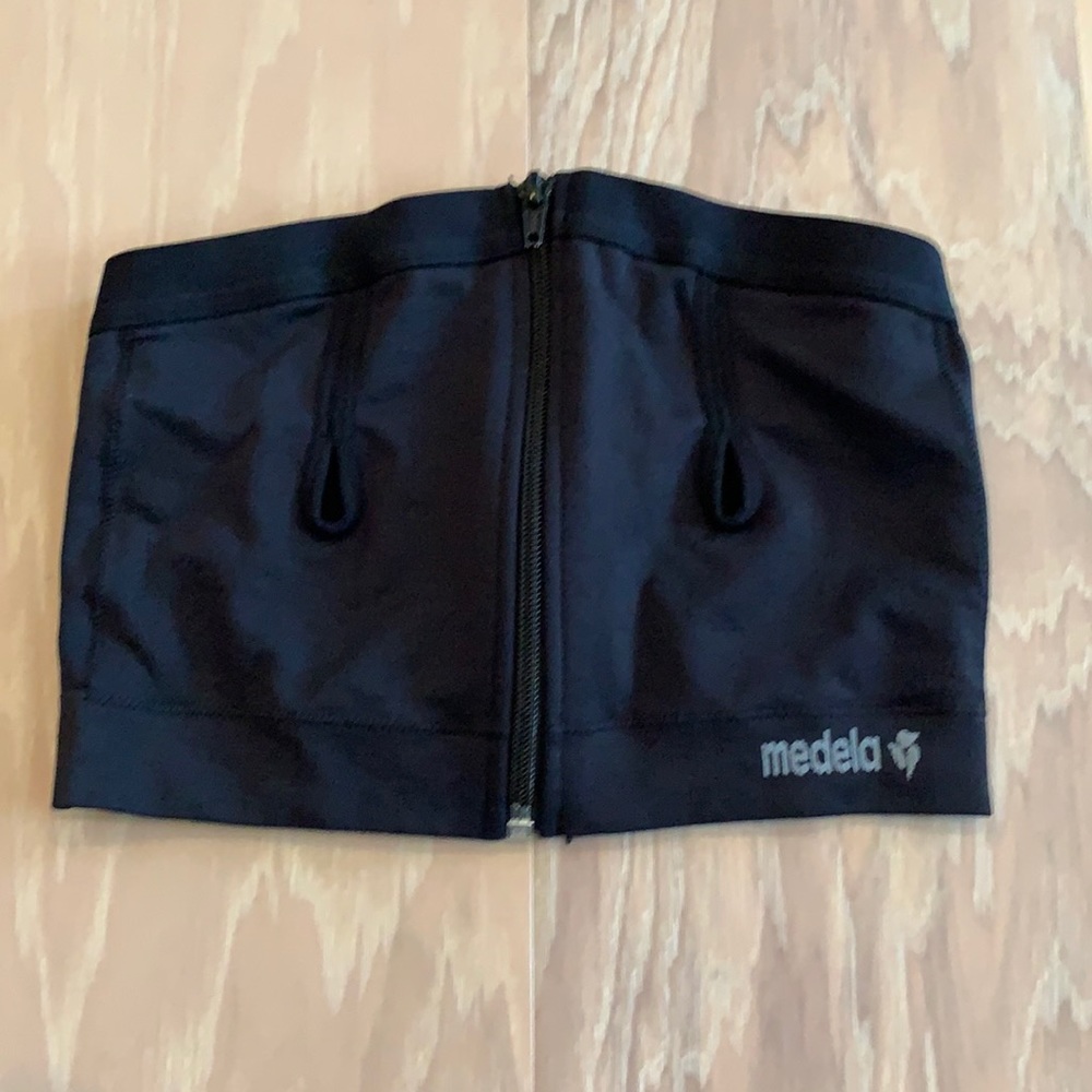 Medela breast pump bra - Size medium - Picture 2 of 7